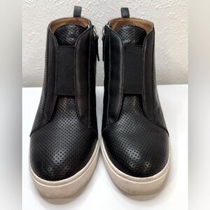 Linea Paolo Black Leather Wedge Sneakers Size 7 GUC